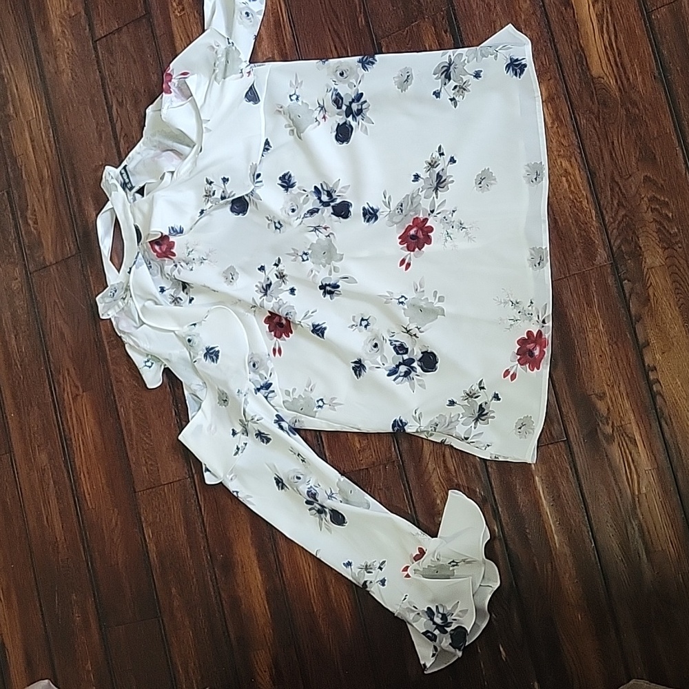 Dressy blouse cold shoulder